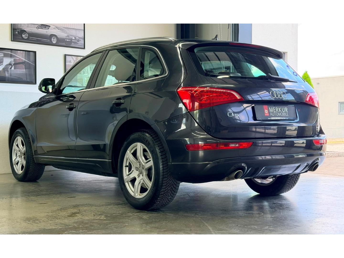 Audi Q5 3.0 TDI S-tronic quattro+AHK+Navi+Leder+Xenon