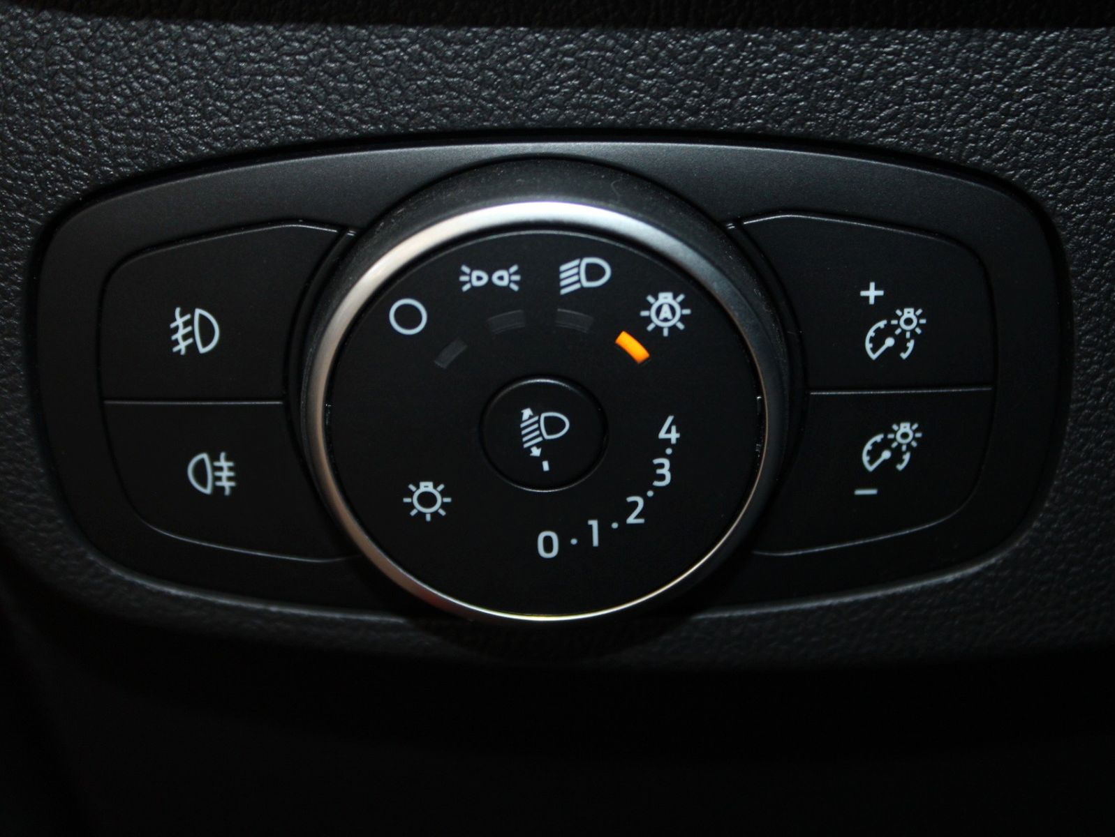Fahrzeugabbildung Ford Focus Active Turnier LED NAVI WinterPaket uvm.