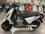 Piaggio 1 ACTIVE 125er E-Roller Akku Mobil bis 100 KM Au - Angebote entsprechen deinen Suchkriterien