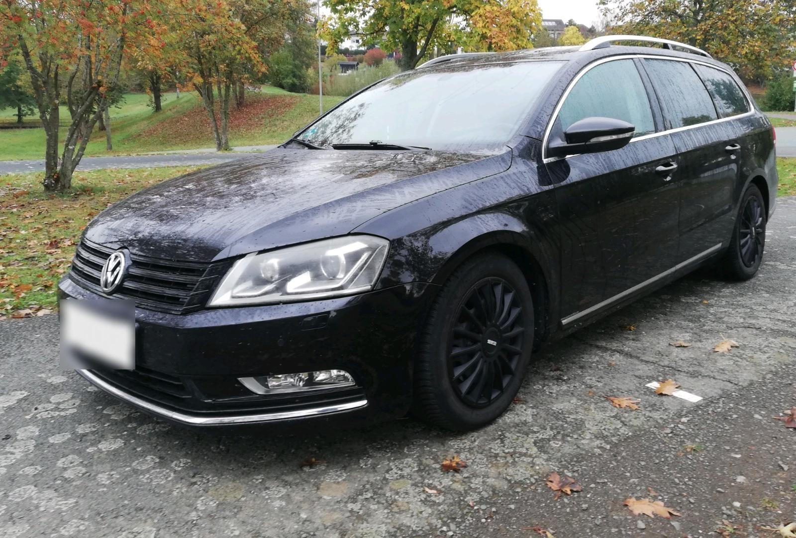 Volkswagen Passat 2011 — вигляд ззаду