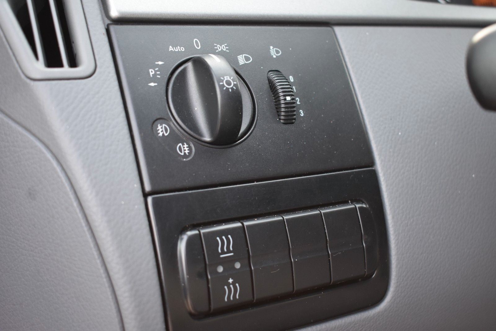 Fahrzeugabbildung Mercedes-Benz Viano 2.2 CDI extralang KLIMA/PDC/AHK/6 Sitze