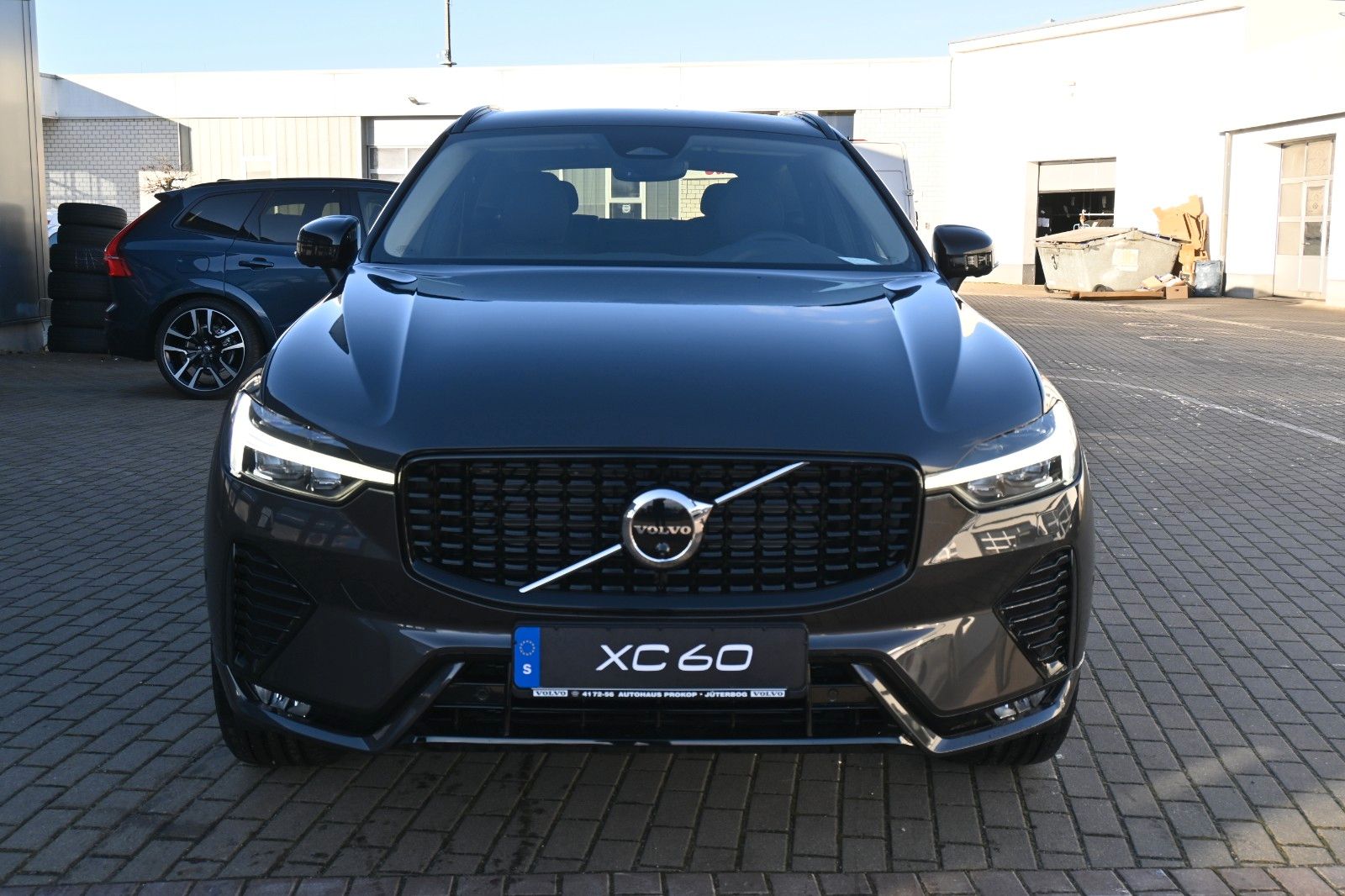 Fahrzeugabbildung Volvo XC60 B5 AWD Plus Dark*H&K*LUFT*360°* ACC*AHK