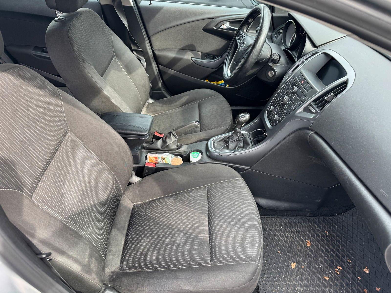 Opel Astra 2015 — photo 10