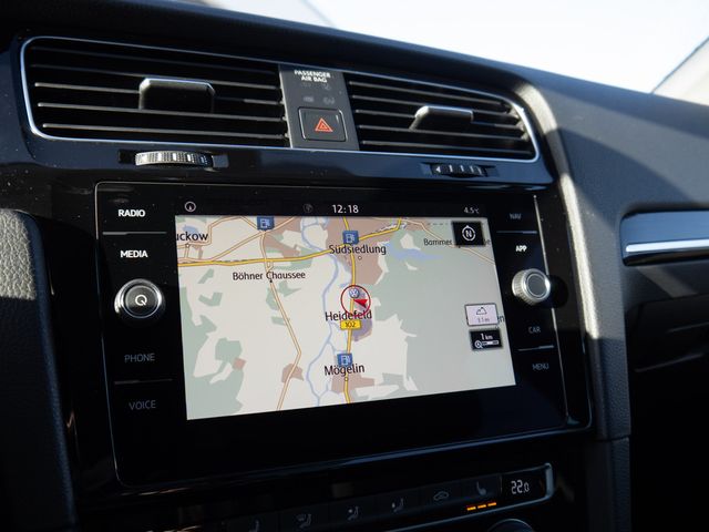 Golf VII 1.5 TSI DSG Highline R-Line LED NAVI AA
