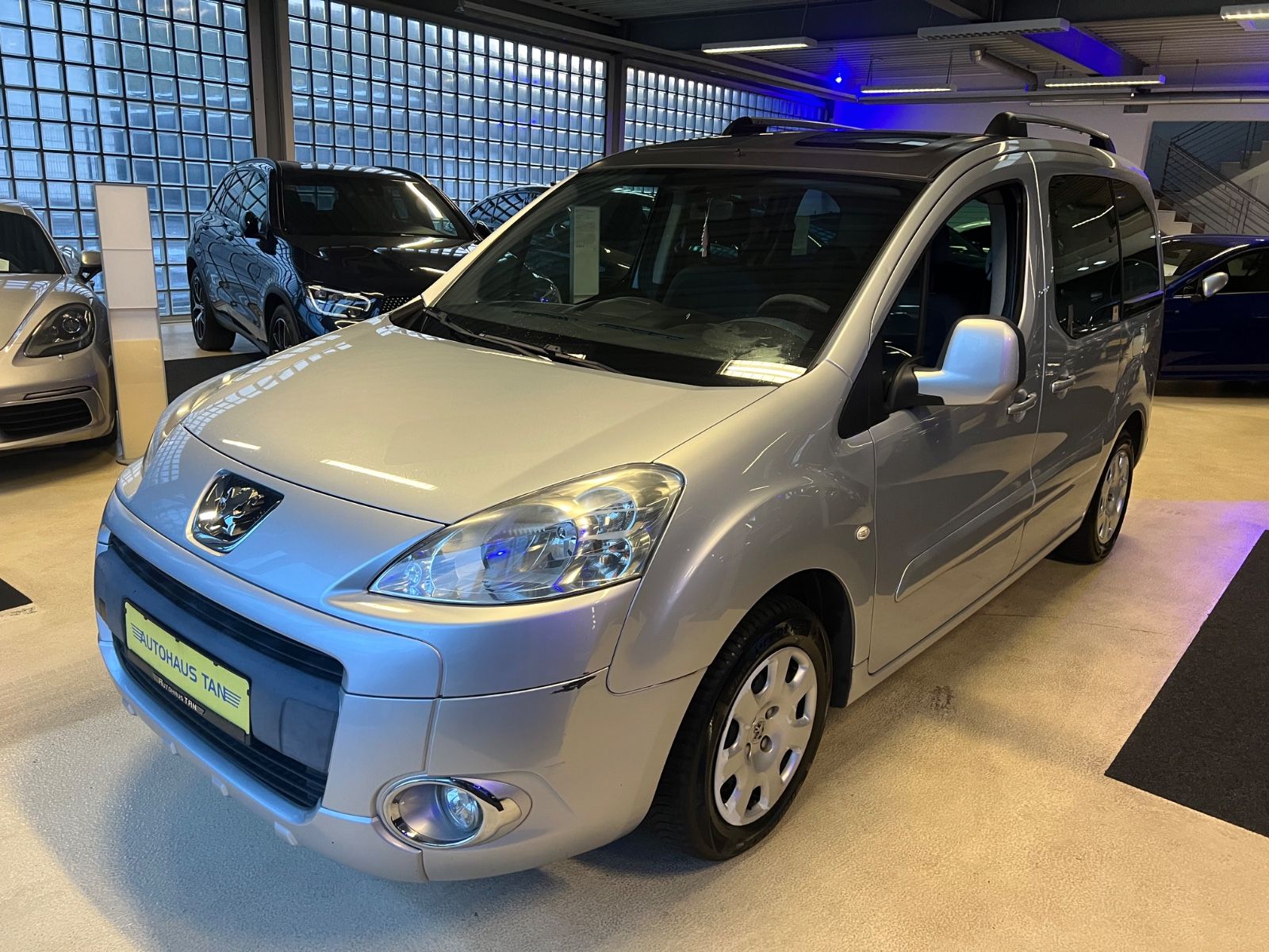 Fahrzeugabbildung Peugeot Partner Tepee Family * 1.HAND *