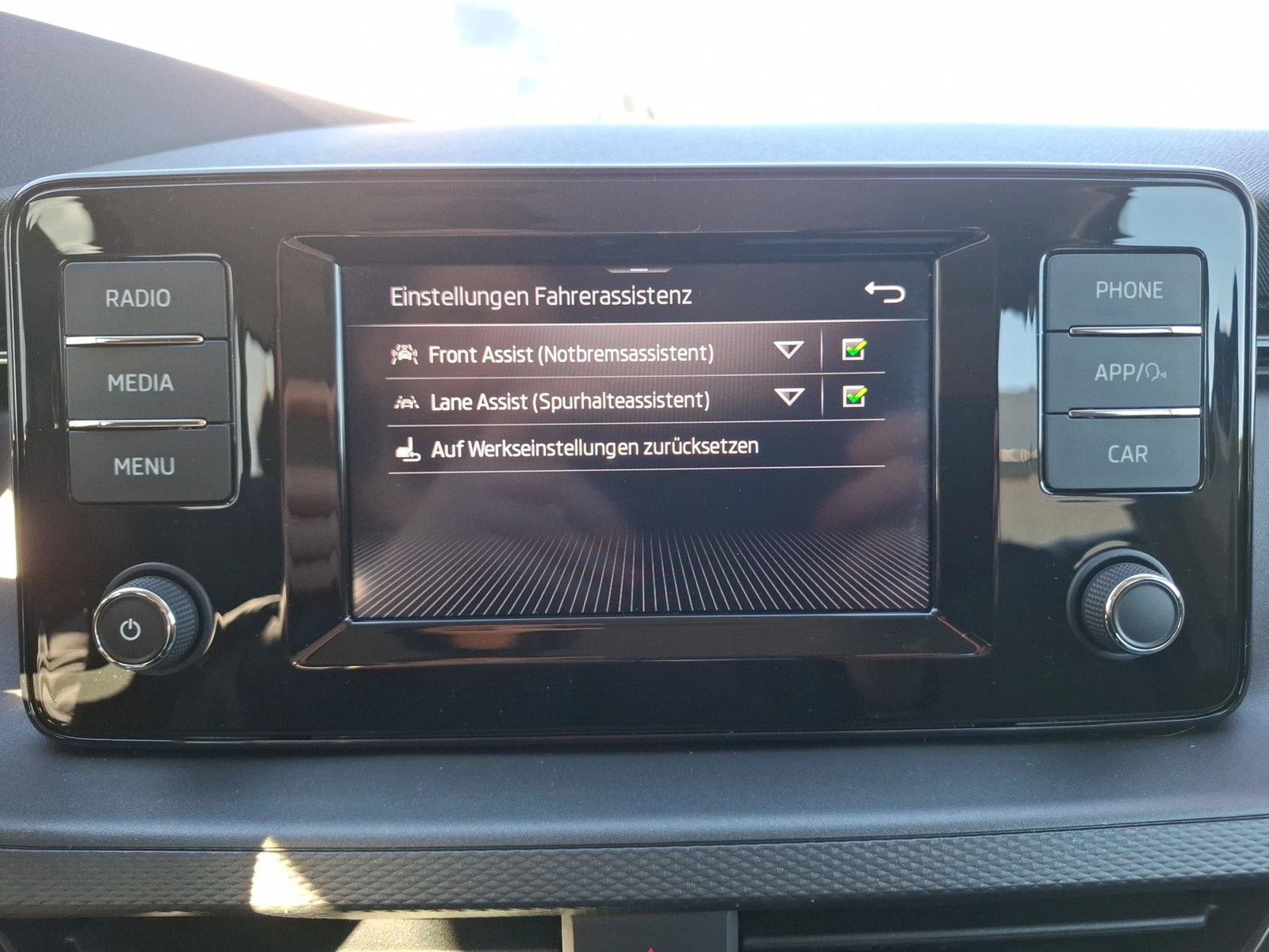 Fahrzeugabbildung SKODA Kamiq TSI Ambition LED GRA RFK SHZ LM