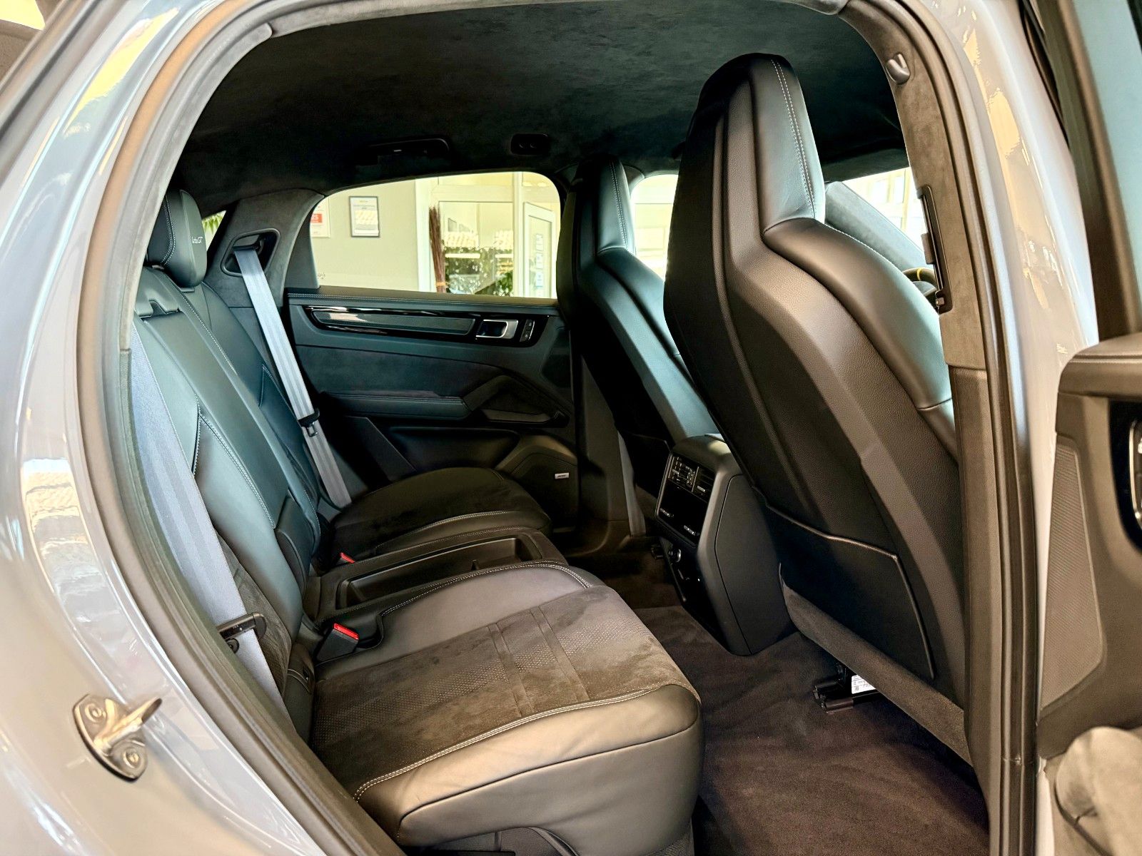Fahrzeugabbildung Porsche Cayenne Turbo GT ACC / HeadUp / 22Zoll / Keyless