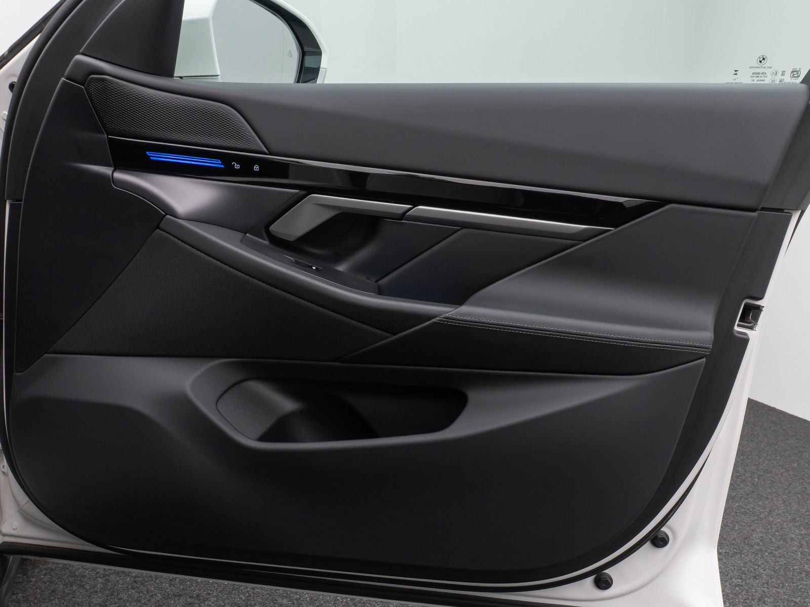 Fahrzeugabbildung BMW 520d Kamera DAB DrivingAssist Alarm LED Sport