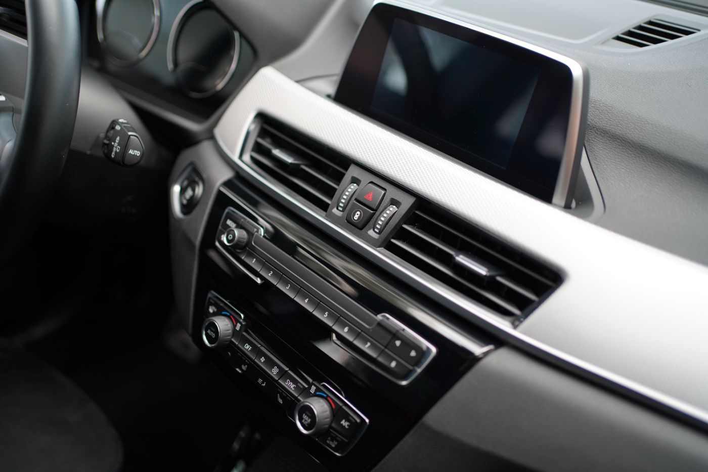 Fahrzeugabbildung BMW X1 20iA M Sport +AHK+Glasdach+LED+PDC+Alarmanlag