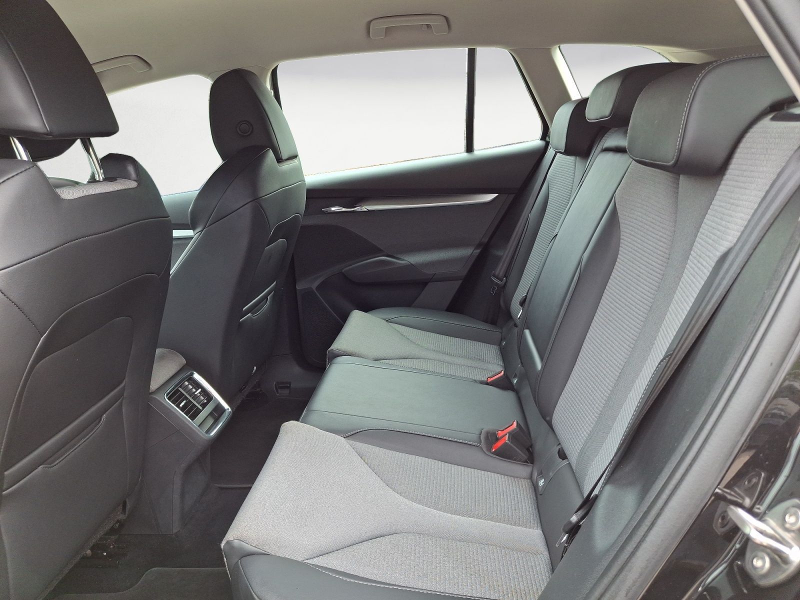 Skoda Enyaq - Bild 14