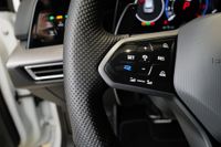 Volkswagen Golf VIII R 4Motion Akrapovic 360° HuD 270Kmh