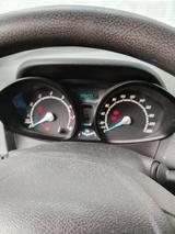Ford Courier - Ford Courier mit Benzin-Antrieb