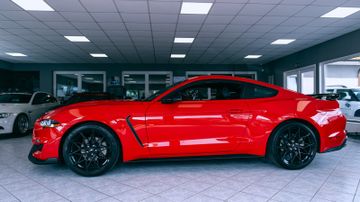 Ford Mustang - 8