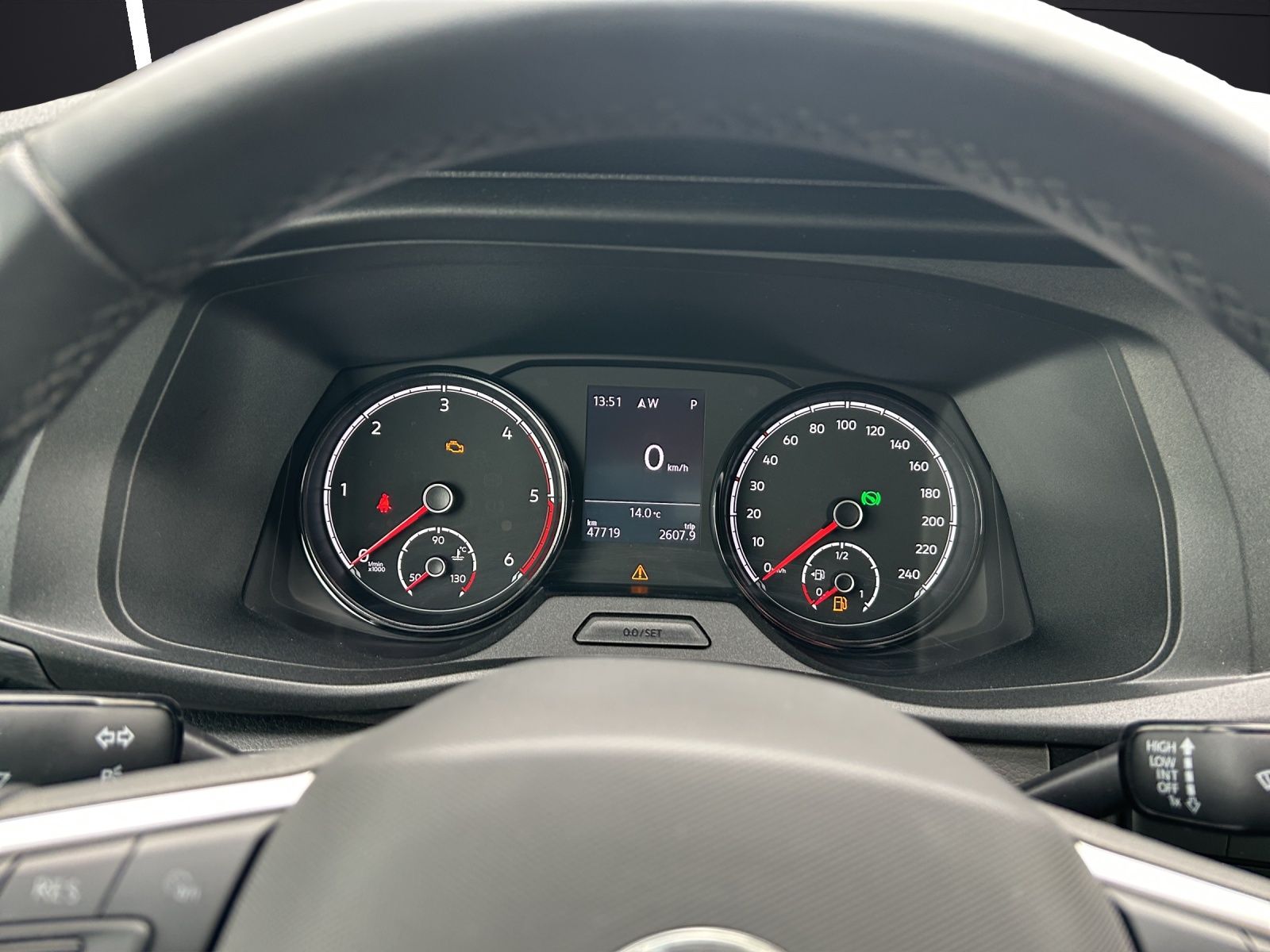 Fahrzeugabbildung Volkswagen T6 Caravelle T6.1 Comfortline DSG LED NAVI