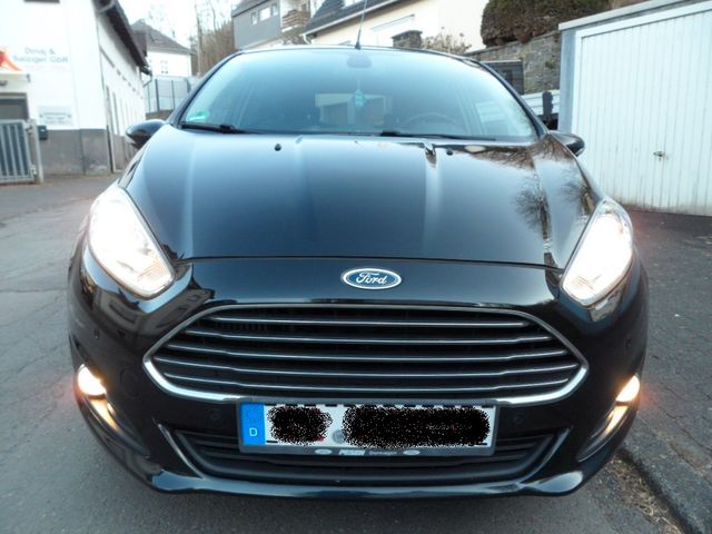 Ford Fiesta Titanium 2 HAND+KLIMA+PDC+SITZHEZUNG+TÜV