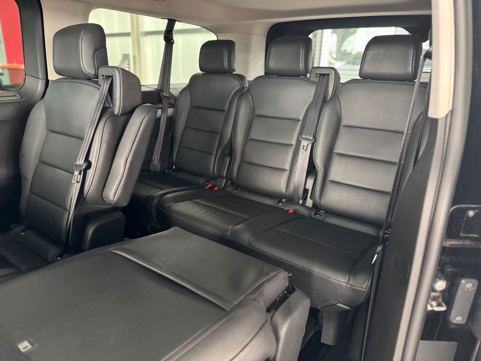 Fahrzeugabbildung Opel Vivaro 2.0 CDTI Automatik Zafira Life "AHK PANO"
