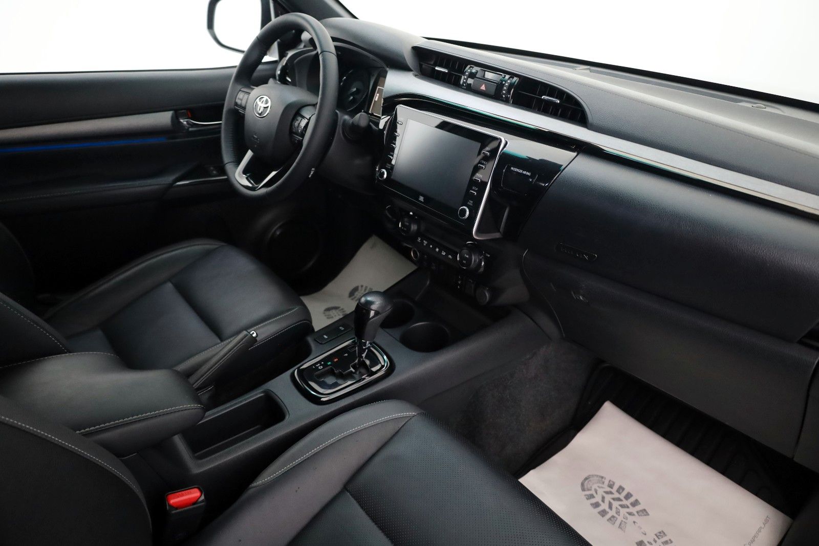 Fahrzeugabbildung Toyota Hilux 2.8 D-4D Invincible,4x4,ACC,SR+Allterrain