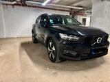 Volvo XC40 B4 R Design DCT R Design, 8-fach bereift - Volvo XC40 von privat