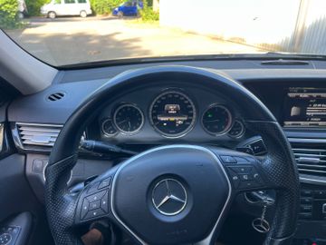 Mercedes E 200 - 11