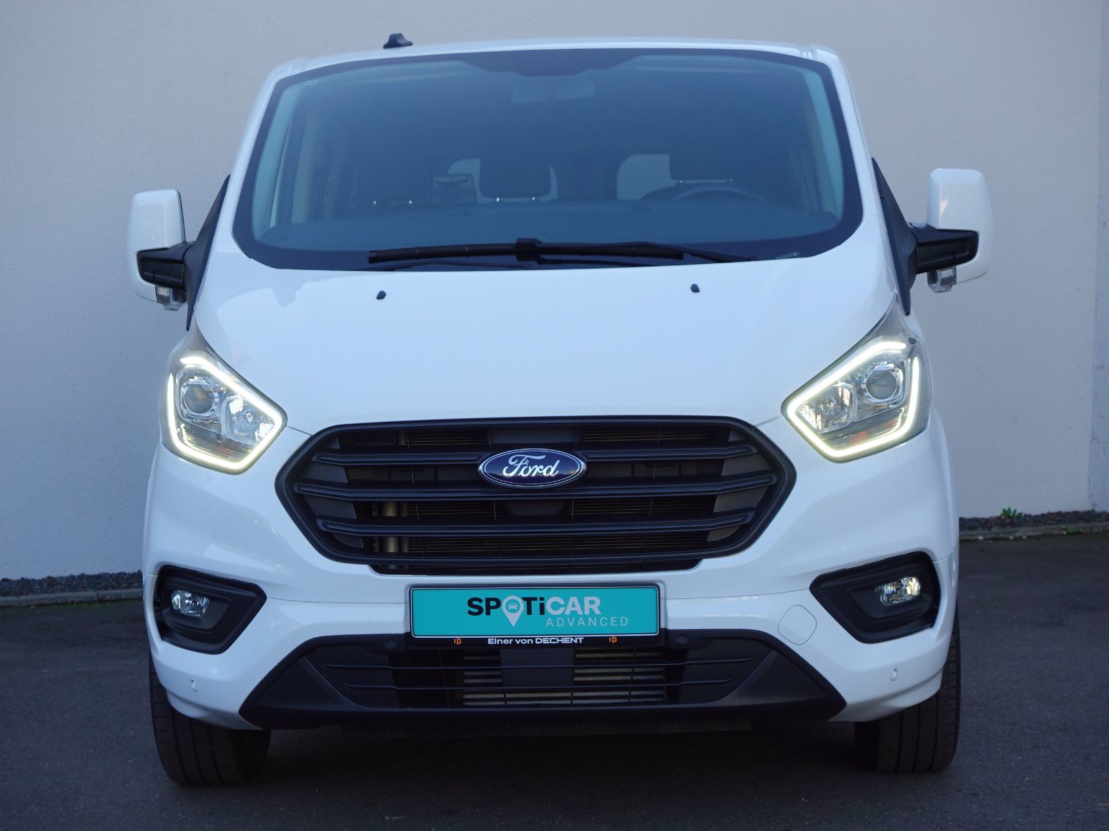 Fahrzeugabbildung Ford Transit Custom Kombi L2,9Sitze,Kamera,Trittbrett