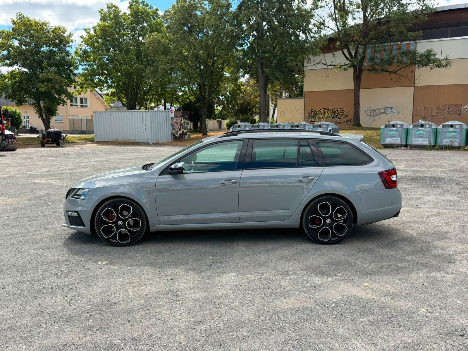 Fahrzeugabbildung SKODA OCTAVIA RS / 4x4 / NAVI