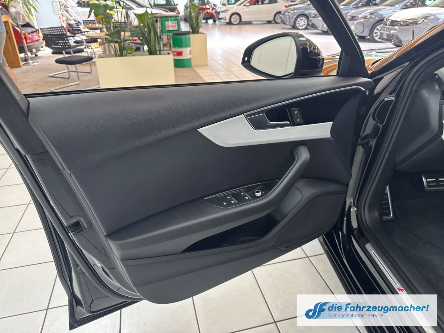Fahrzeugabbildung Audi A4 Avant 35 TDI S line Navi Leder LED ACC Klimaa