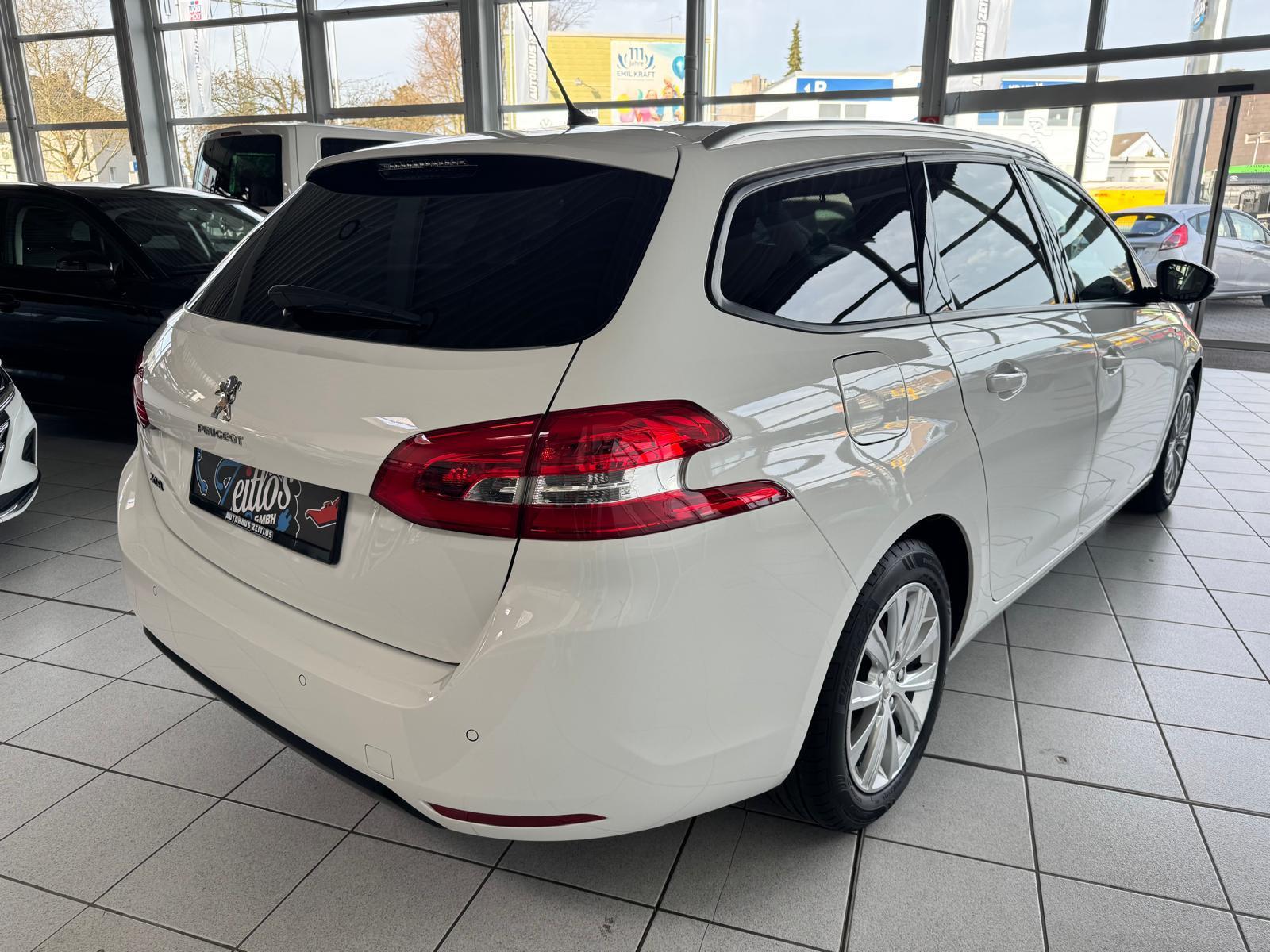 Peugeot 308 Style *Panorama*Kamera*CarPlay*Navi*SHZ*PDC*