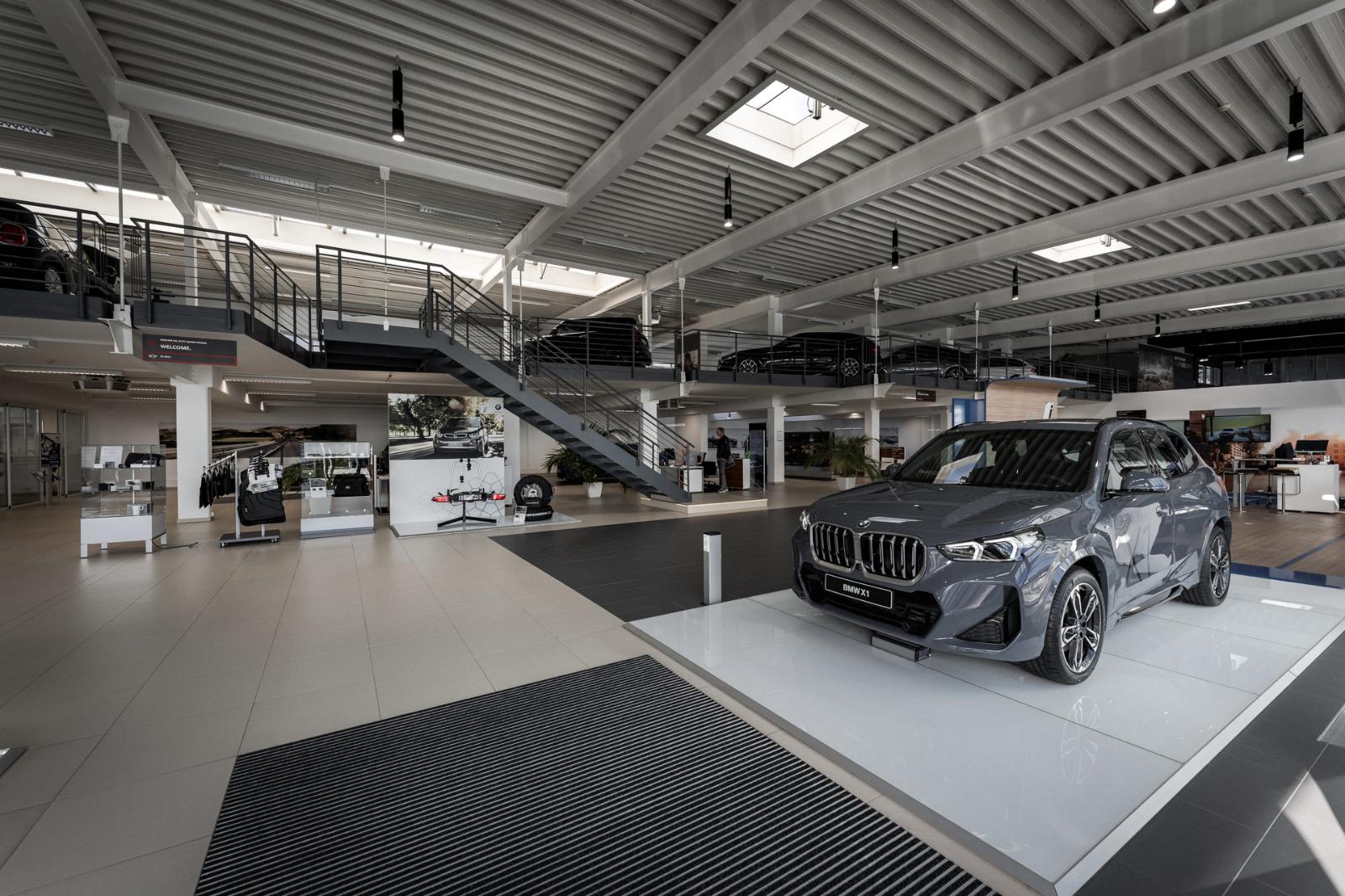showroom-image-bottom