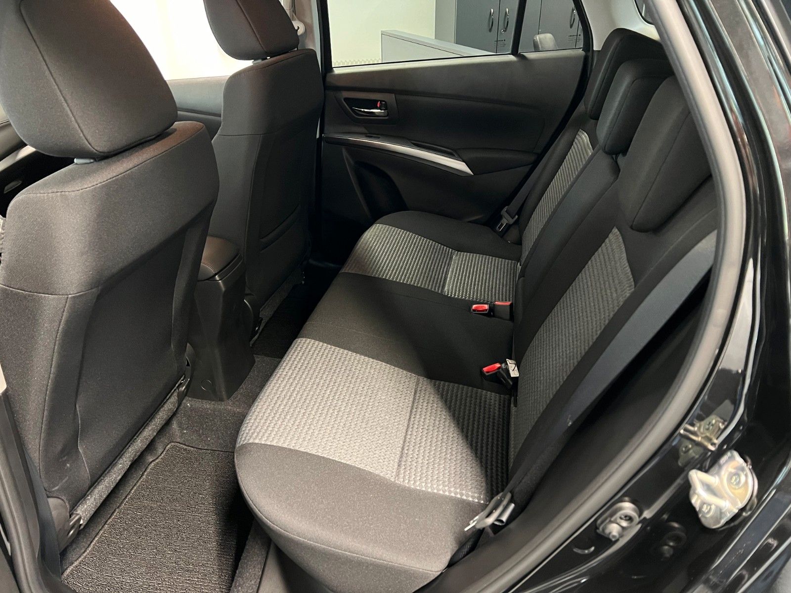 Fahrzeugabbildung Suzuki (SX4) S-Cross 1.4 BOOSTERJET Hybrid Comfort