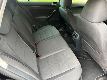 Volkswagen Golf - 10