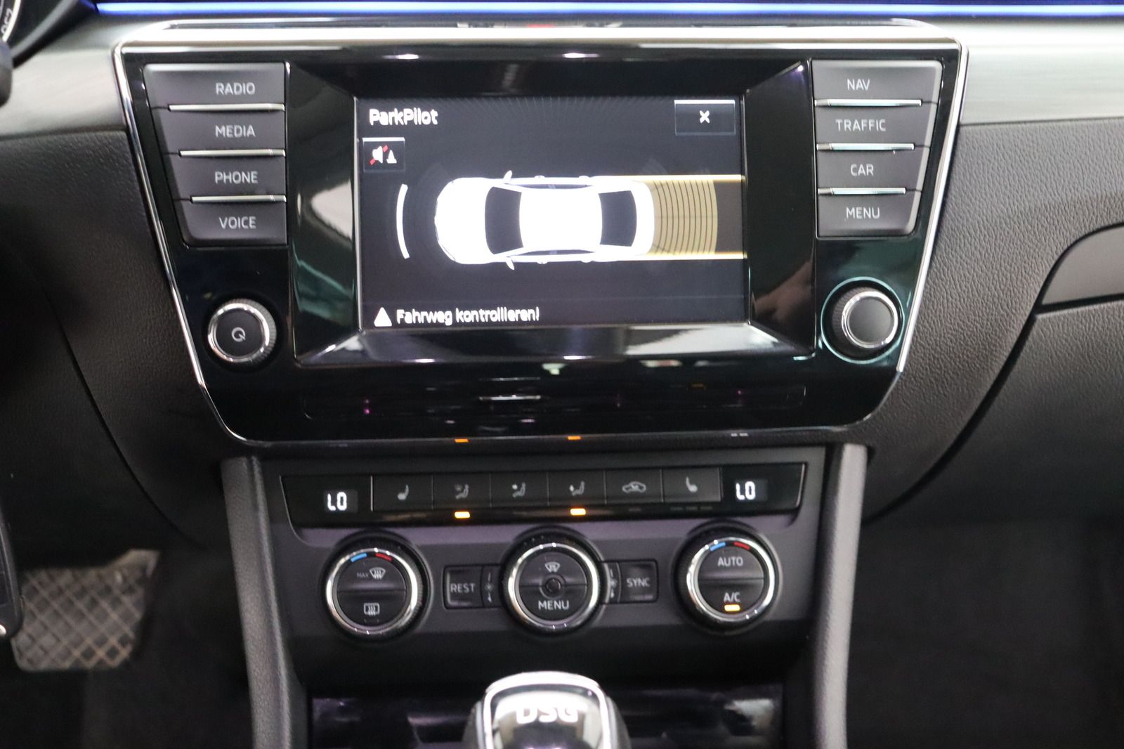 Fahrzeugabbildung SKODA Superb III Style 2.0 TDI DSG 1. Hand * Memory *