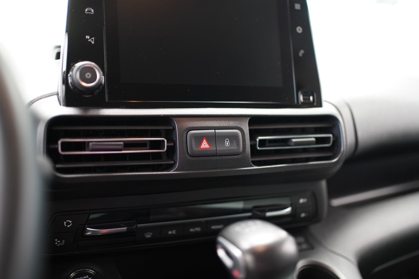 Fahrzeugabbildung Citroën Berlingo XL BlueHDi 130 Shine Standheizung AHK