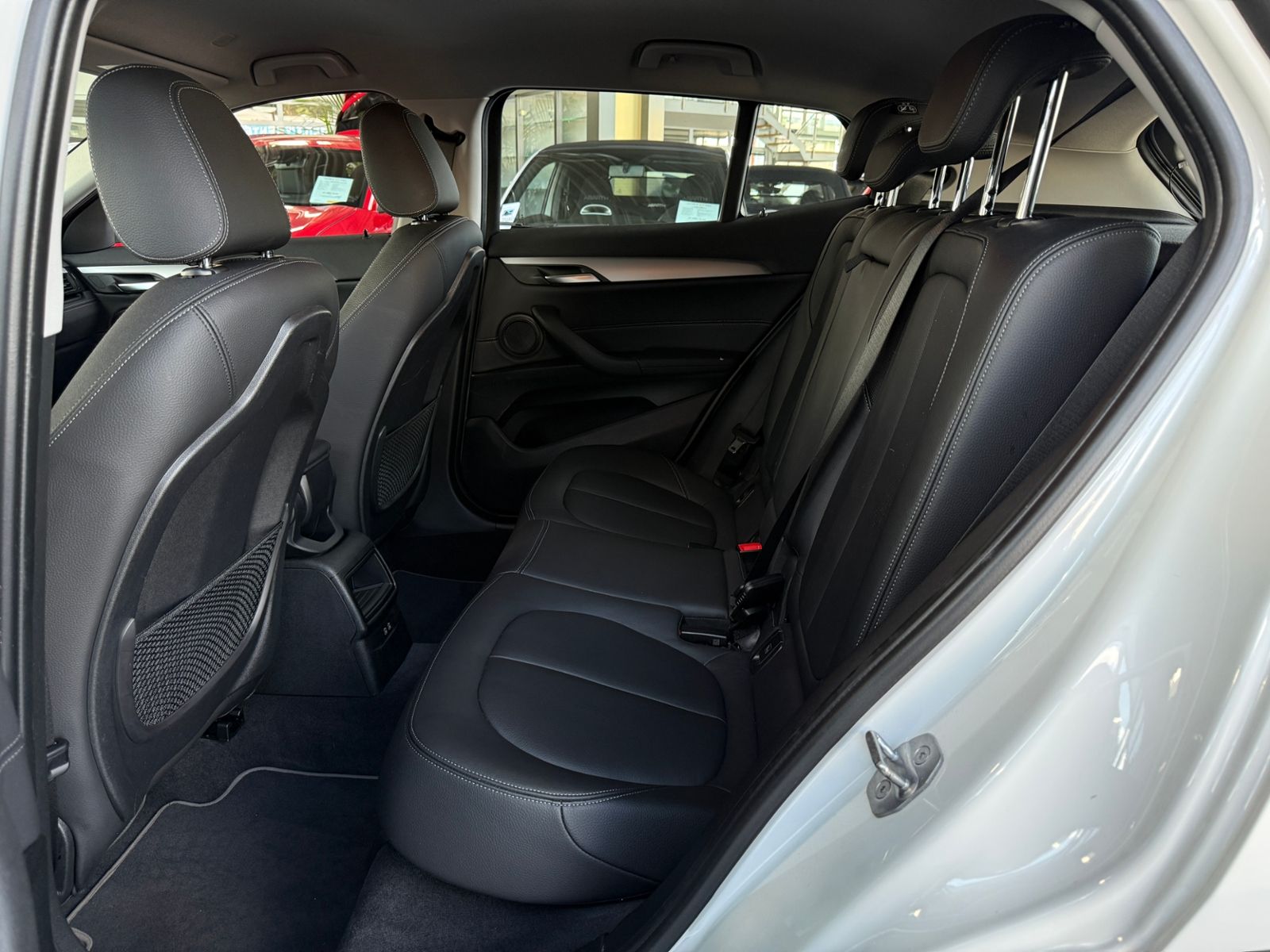 Fahrzeugabbildung BMW X2 sDrive 20 i HUD LEDER KAM LED 18"