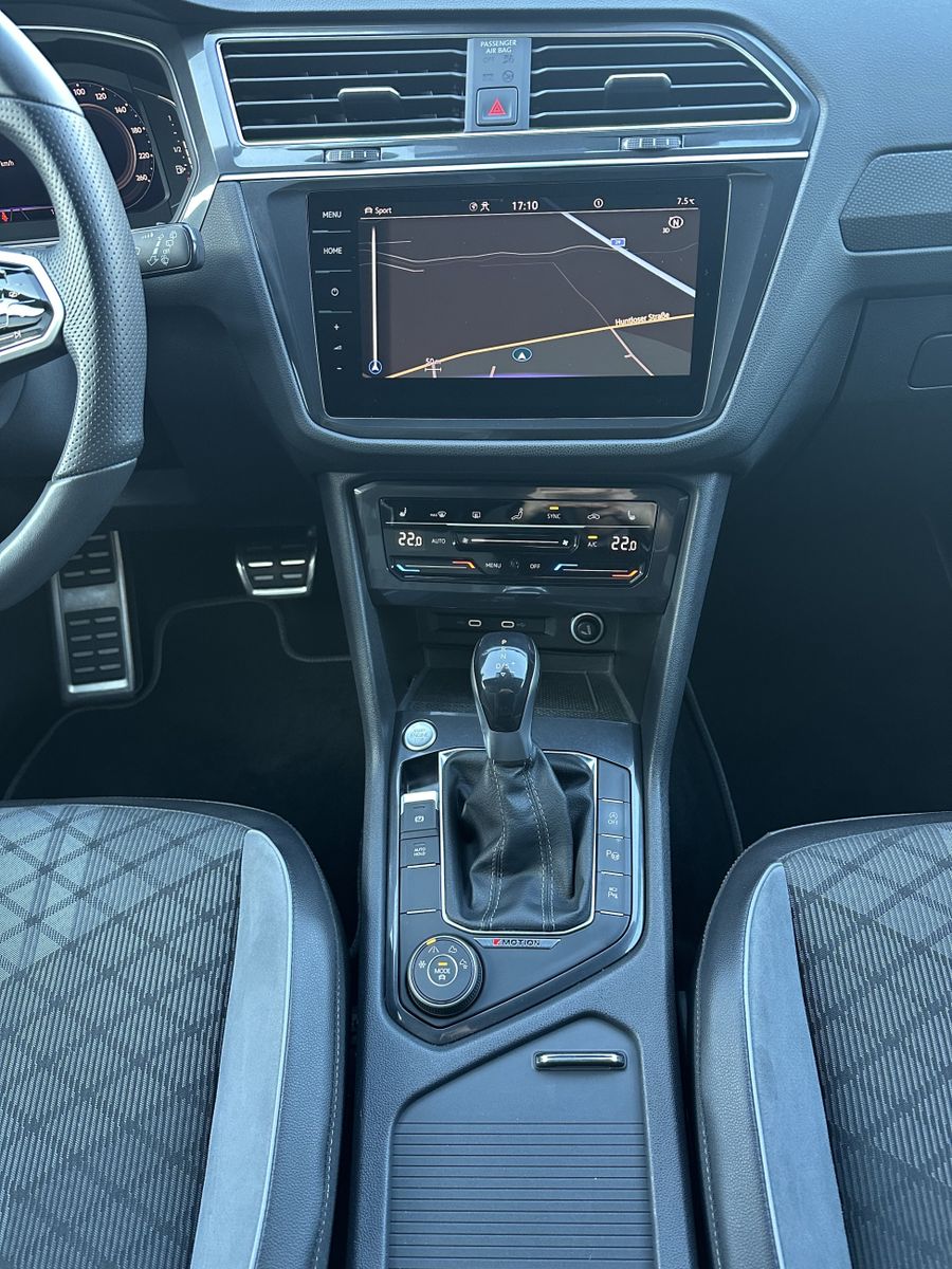 Fahrzeugabbildung Volkswagen Tiguan Allspace R-Line 4M NAV+LED+AHK+20ZO+360°