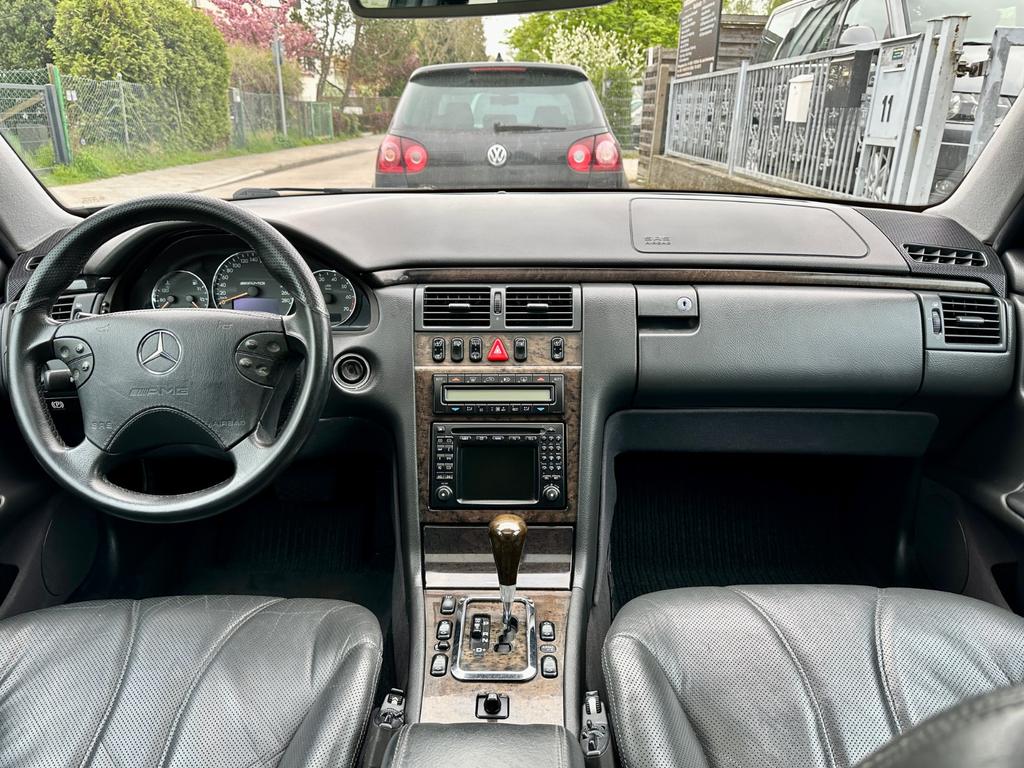 Mercedes-Benz E 55 AMG
