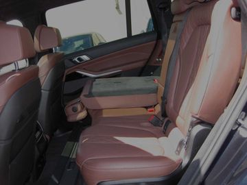 BMW X7 M50 - 12