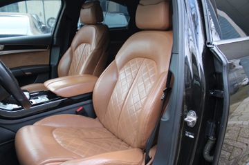 Audi A8 - 7