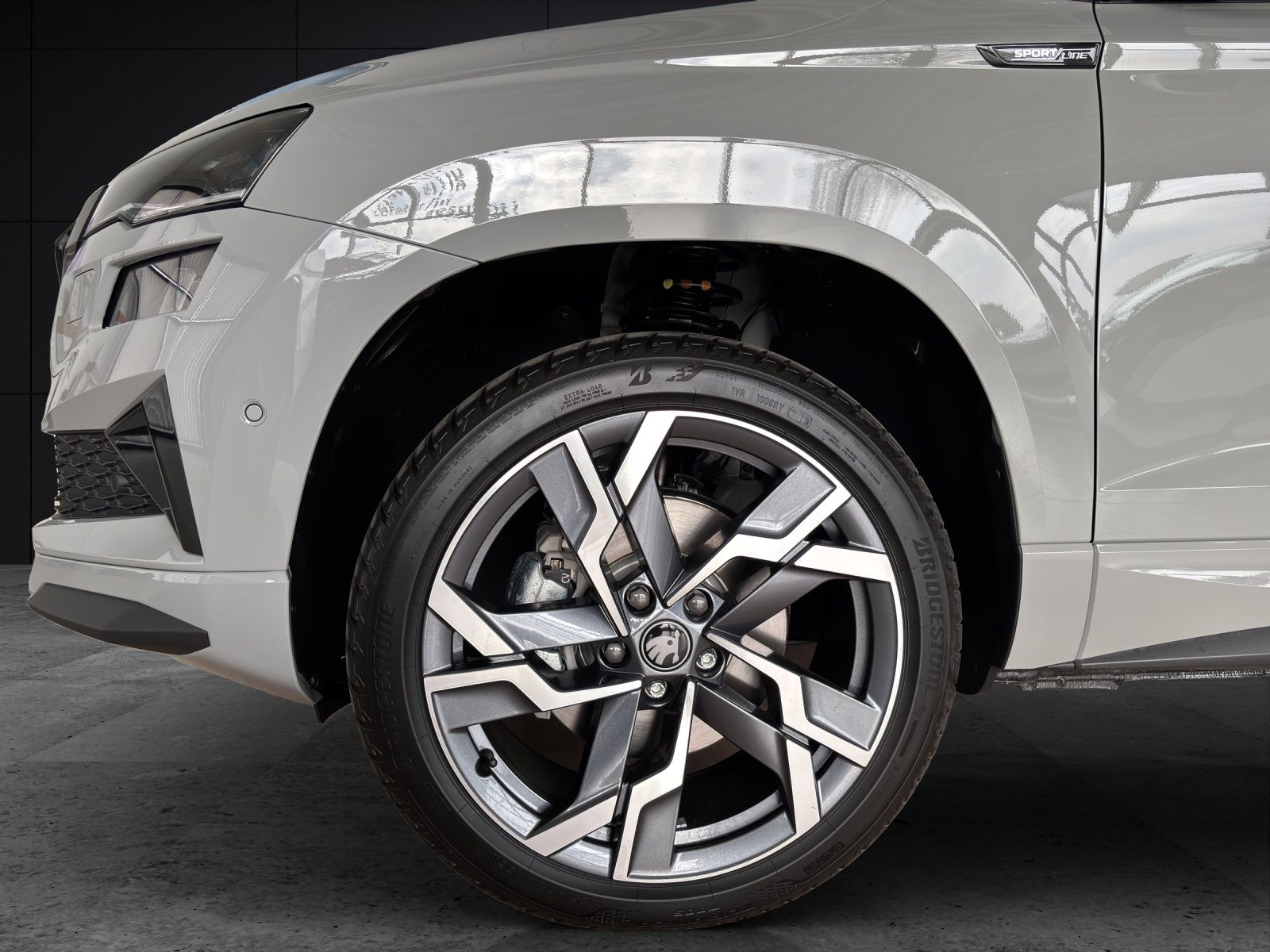 Fahrzeugabbildung SKODA Karoq Sportline 2.0 TSI 4x4 AHZ Matrix LED ACC C