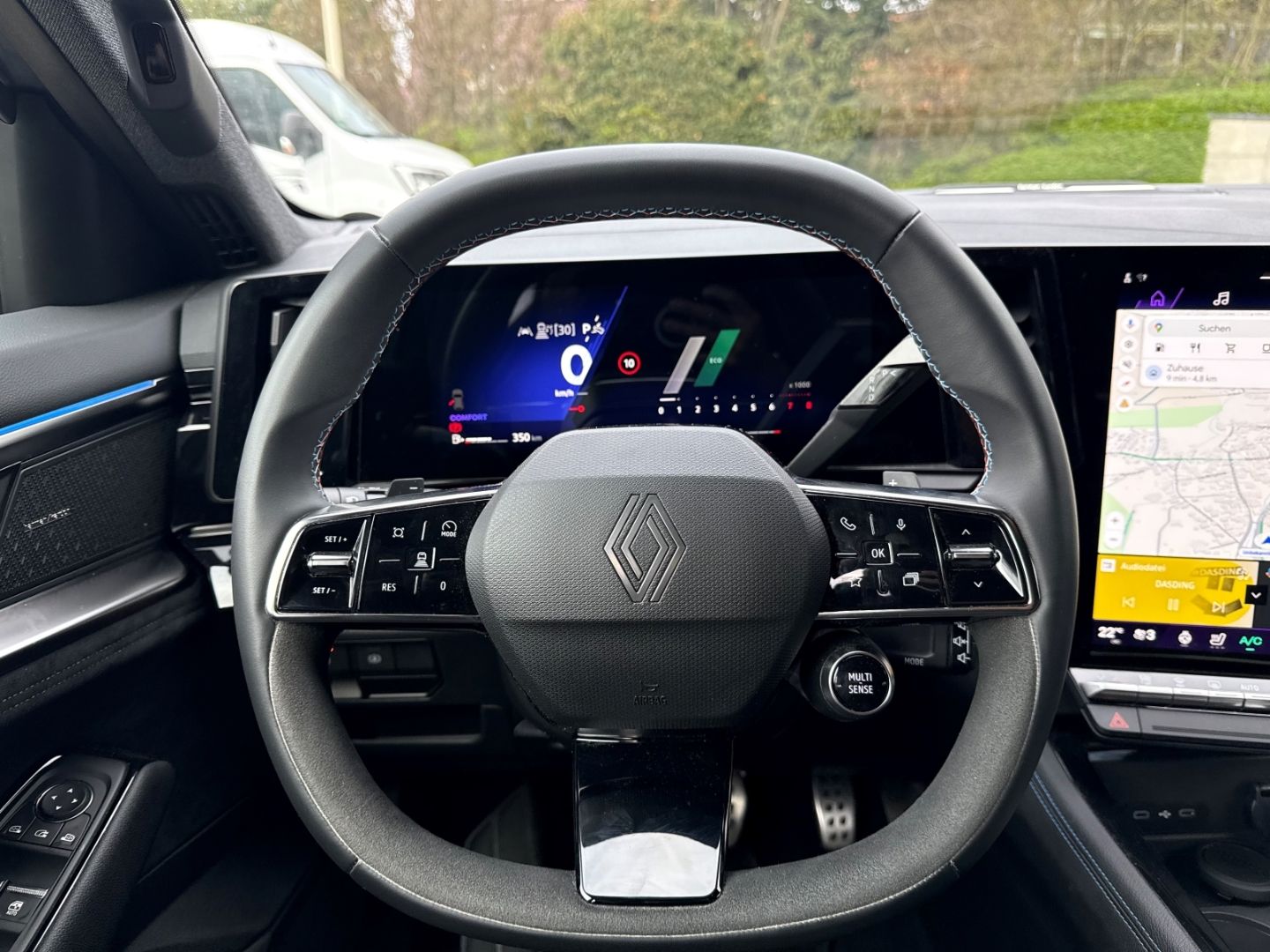 Fahrzeugabbildung Renault Austral Esprit Alpine HUD Panorama Navi Digitale