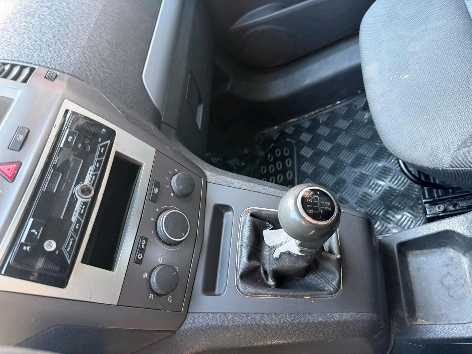 Opel Zafira 2007 — engine 140 HP (103kW)