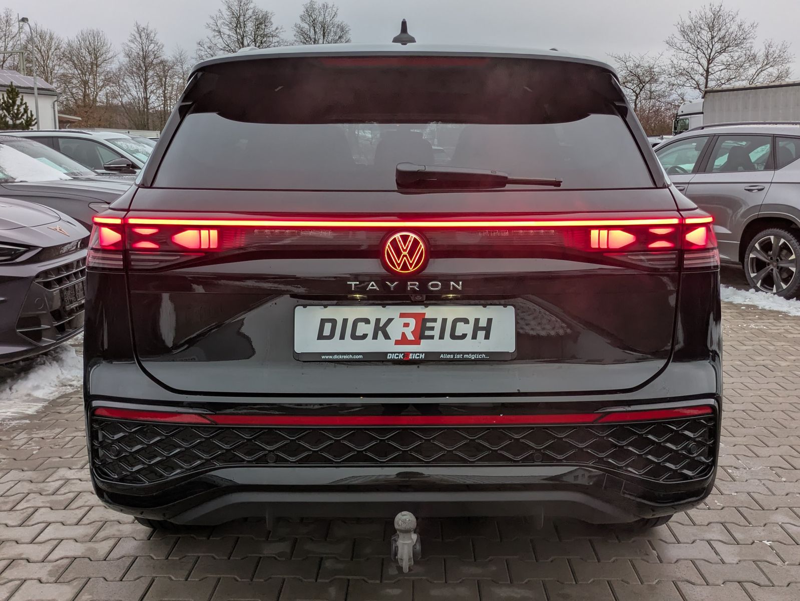 Fahrzeugabbildung Volkswagen Tayron 2.0 TDI 4M R-Line 7Si*MATRIX*AHK*PANO*HUD