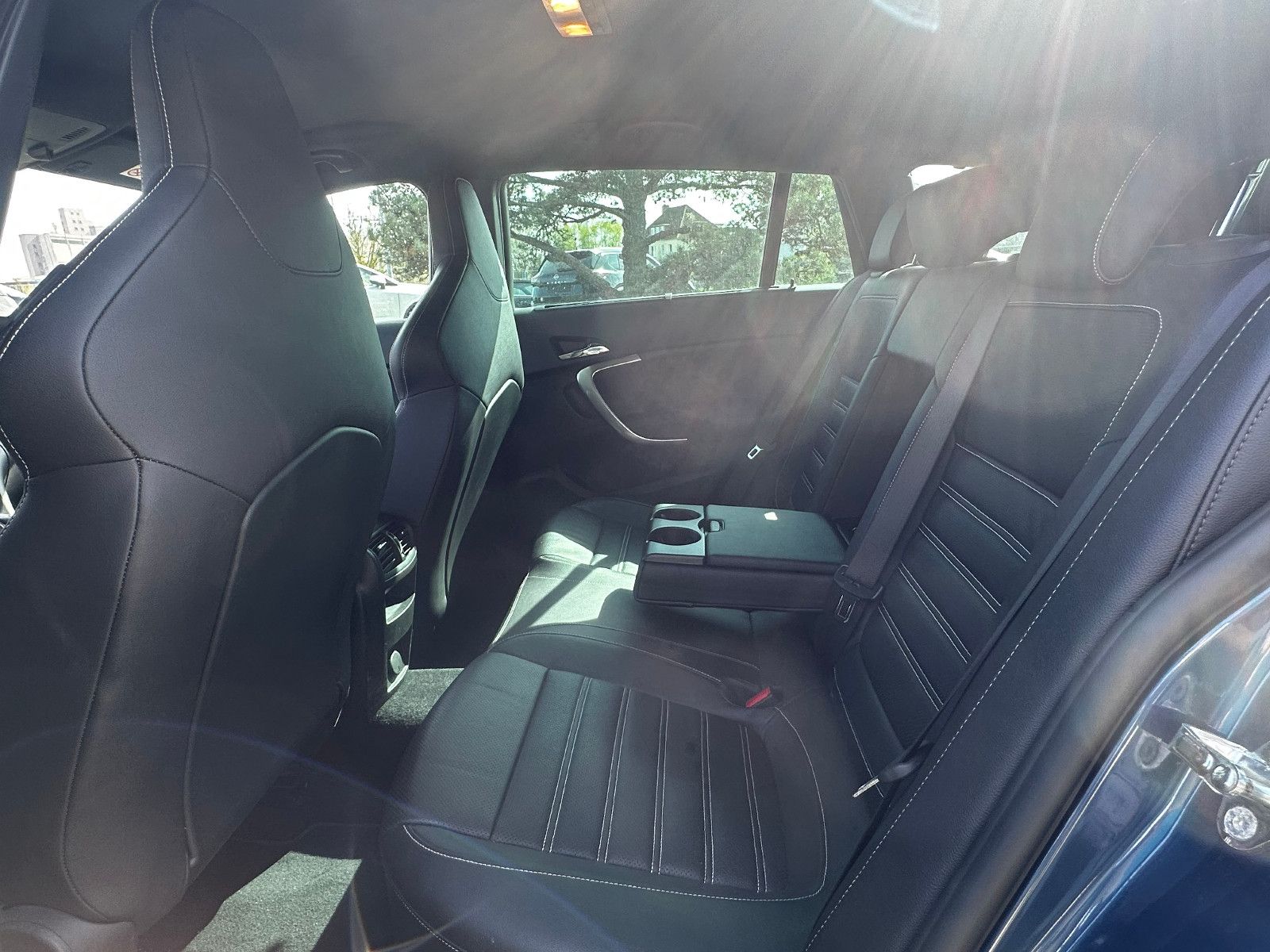 Fahrzeugabbildung Opel Insignia A Sports Tourer Sport