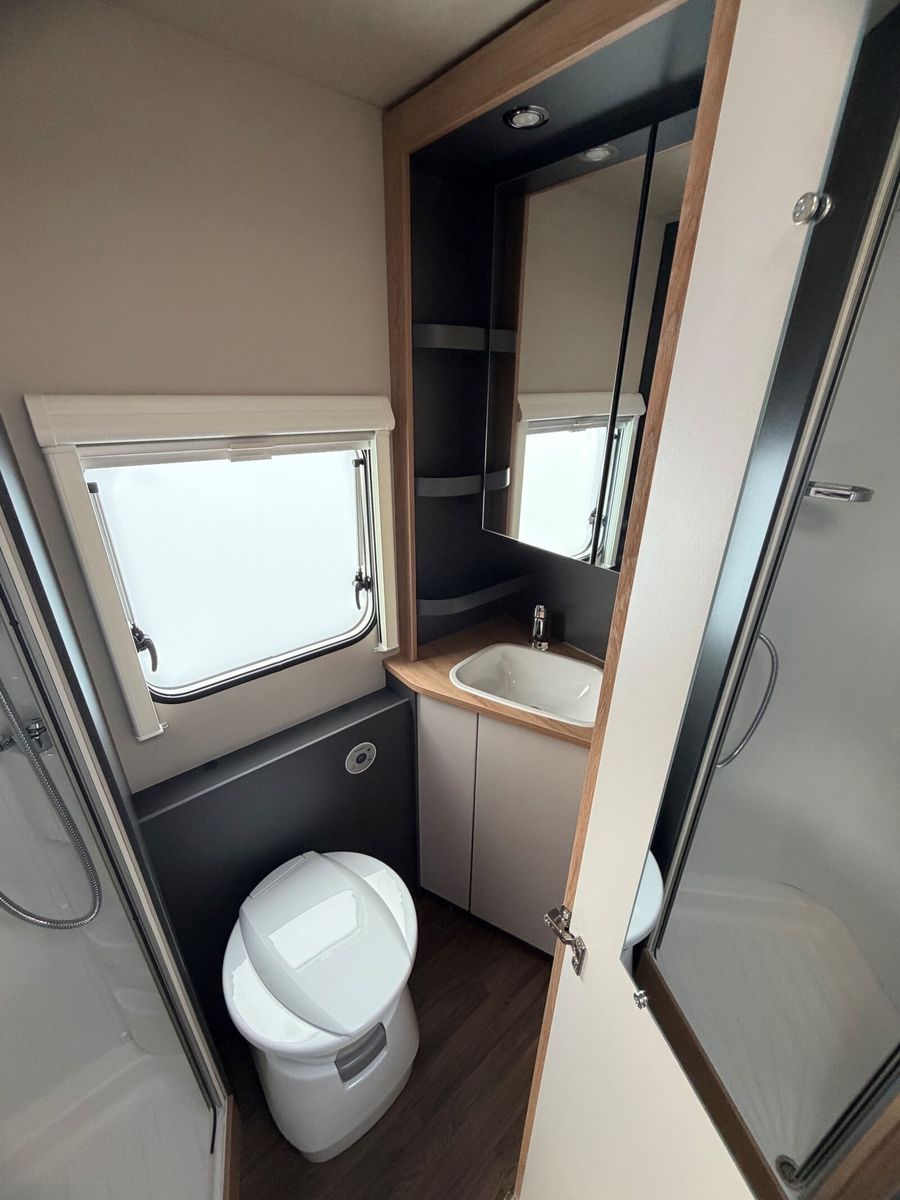 Fahrzeugabbildung Knaus Sport 500 KD Markise Etagenbett Design Paket
