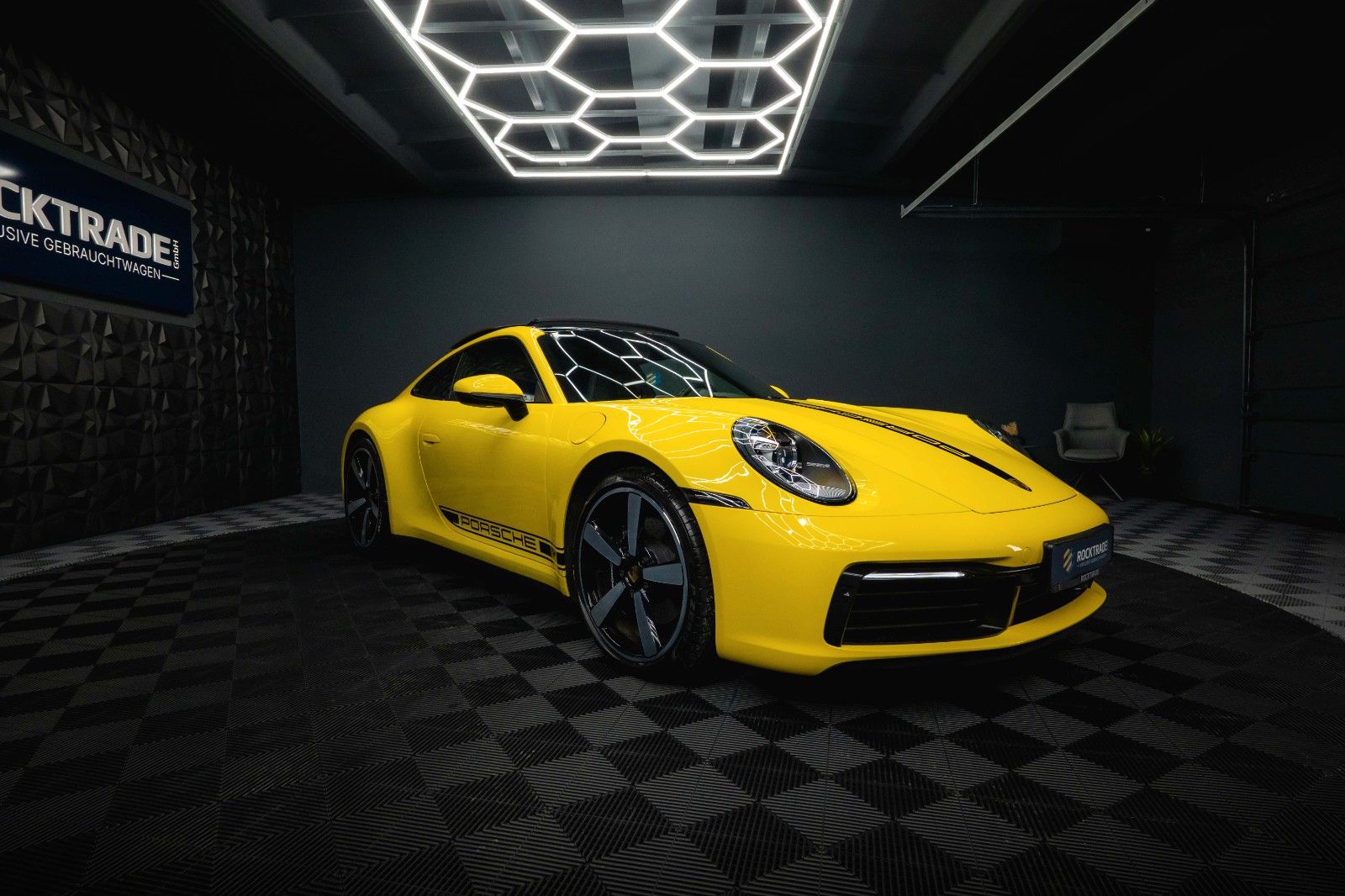 Fahrzeugabbildung Porsche 992 911 Carrera 4 S Sport-Chrono *Pano*LED*BOSE*