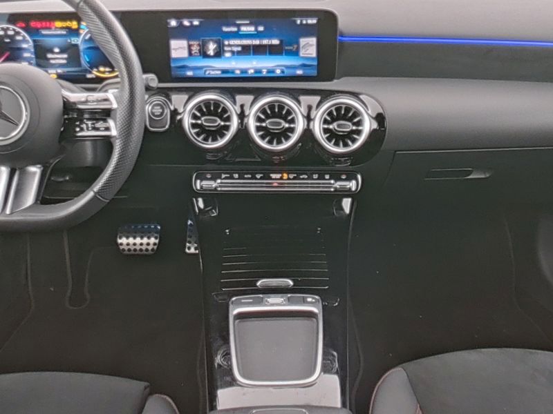 Fahrzeugabbildung Mercedes-Benz A 250 e AMG Totwi. LED 360° SHZ KeyLess Ambie.