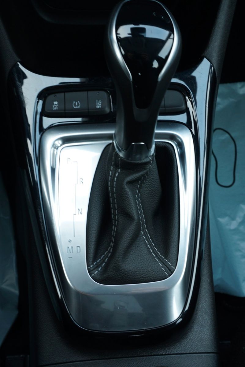 Fahrzeugabbildung Opel Crossland Edition, Navi, LED, Kamera, PDC