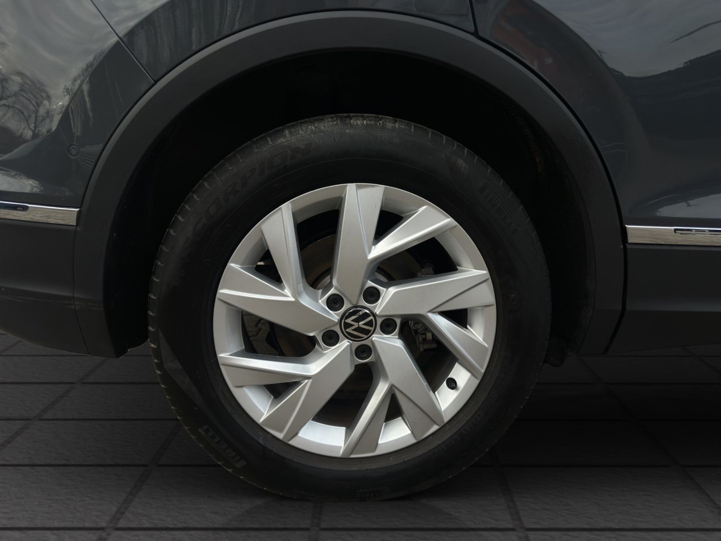 Tiguan eHybrid Elegance 1.4 TSI Hybrid 110kW AHZ