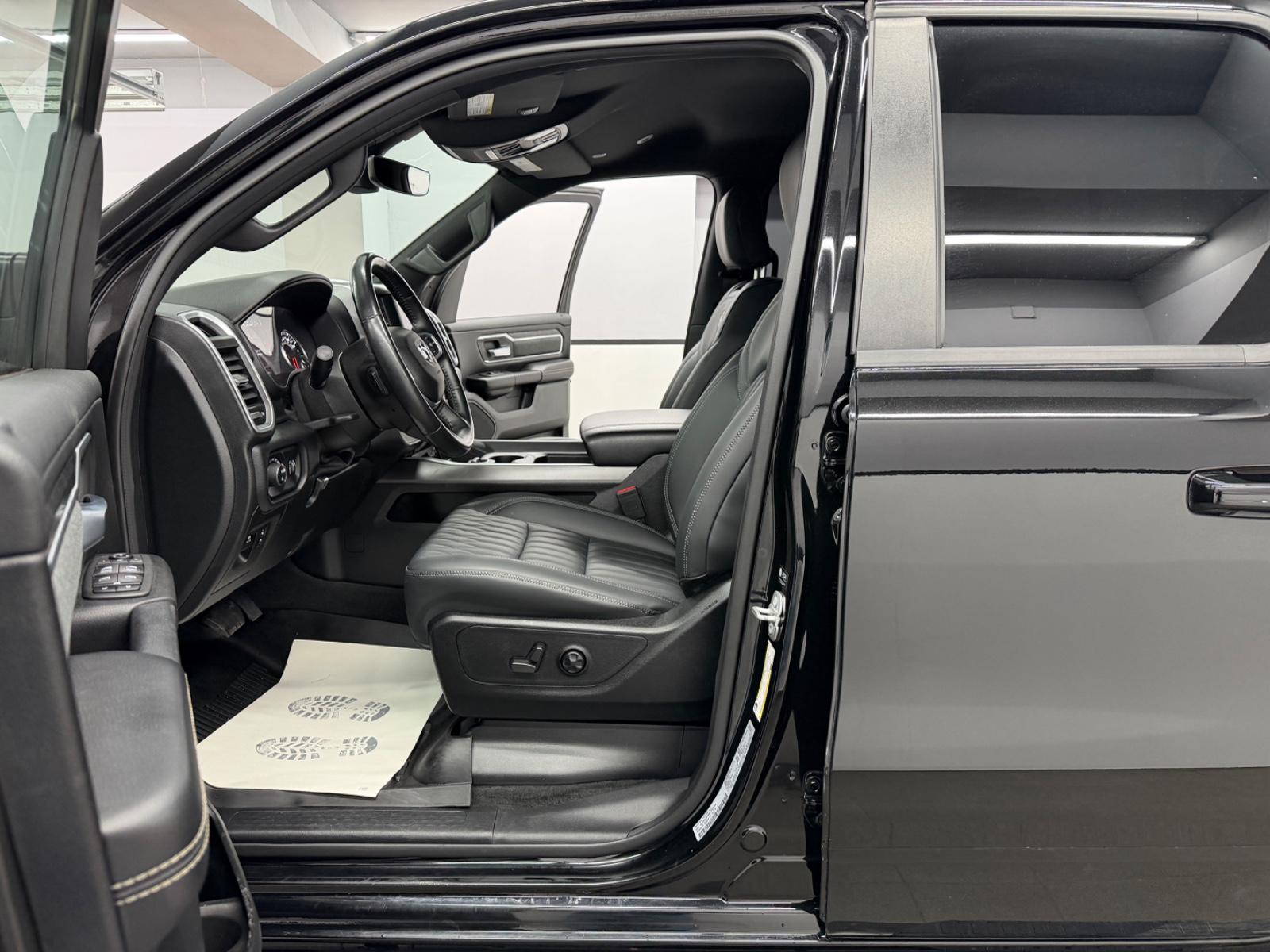 Dodge Ram 1500 5.7 V8 4X4 BigH QuadC*Lv2*Night Edition, миниатюра 20