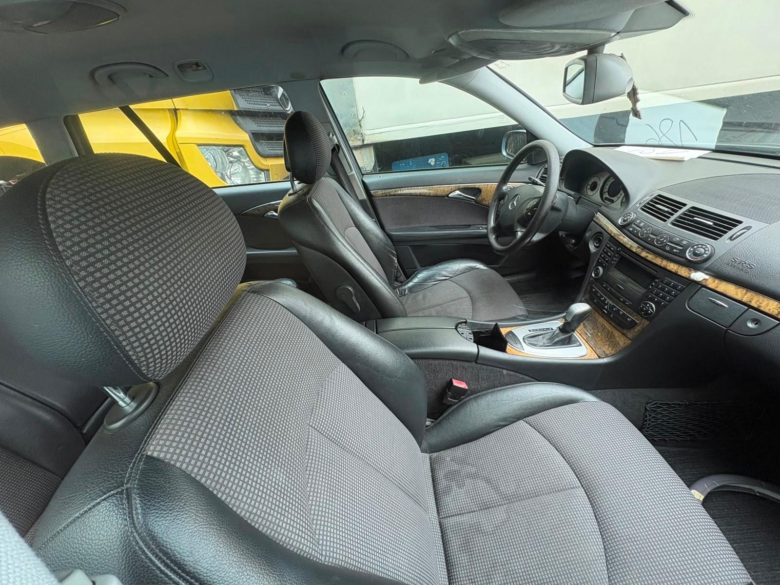 Mercedes-Benz E 220 E -Klasse T-Modell E 220 T CDI