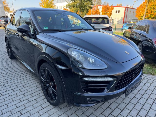 Porsche Cayenne GTS V8 Tip-Tronic 92A Panorama-Dach